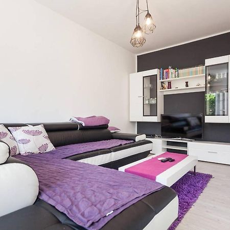 شقة Apartman Mark بولا المظهر الخارجي الصورة